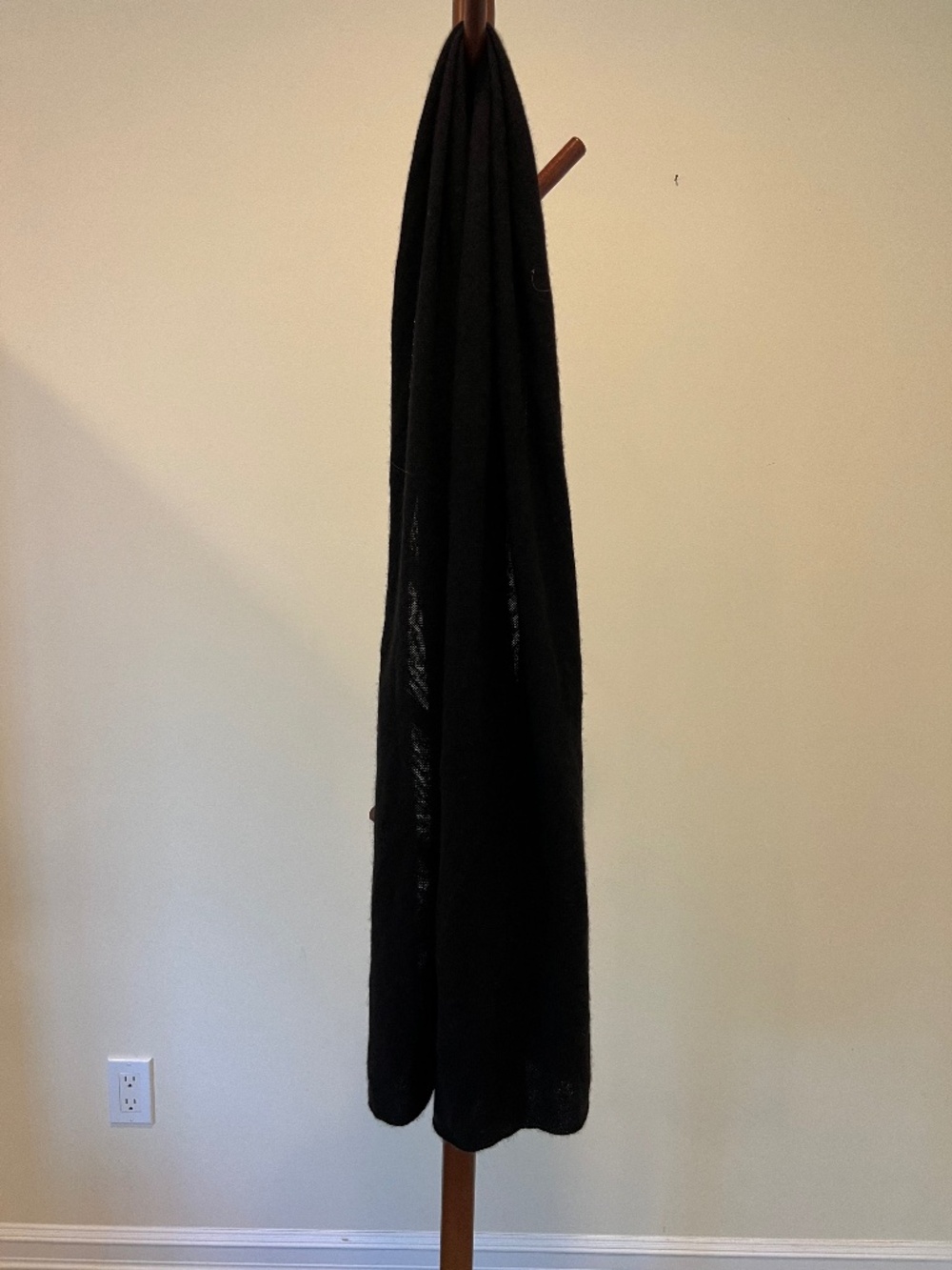 Kier + J 100% Cashmere Long Knit Scarf